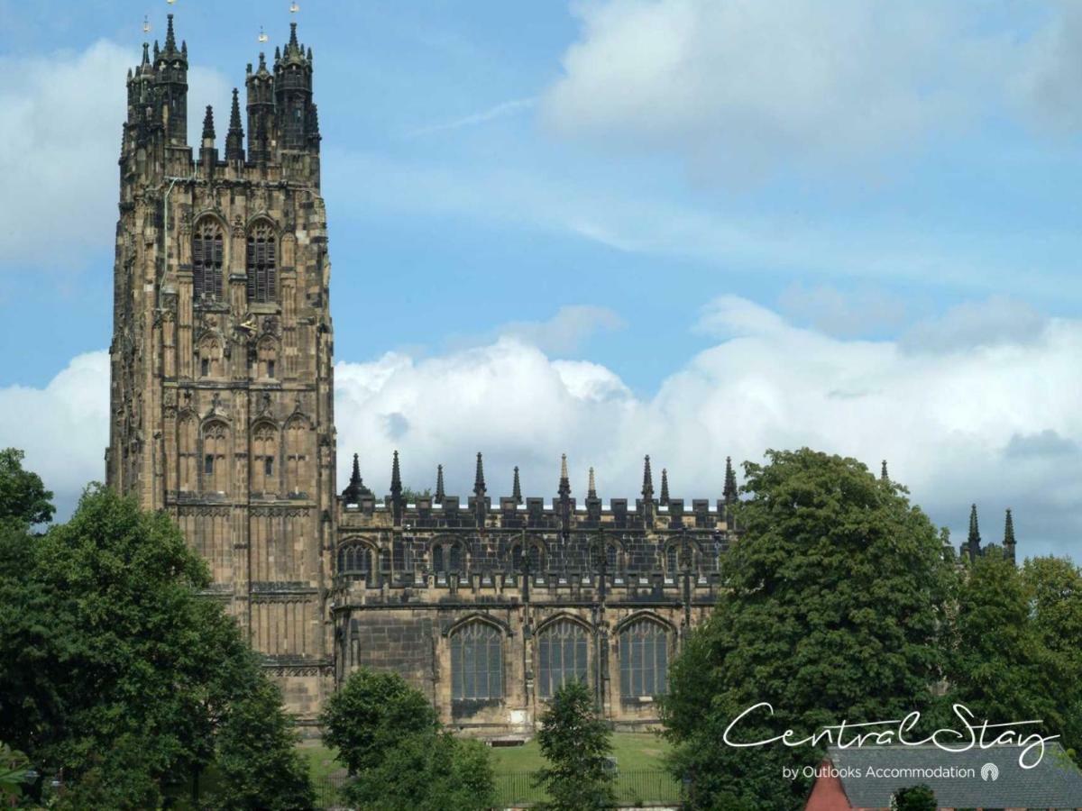 Wrexham Central Stay - Apartment Six ภายนอก รูปภาพ